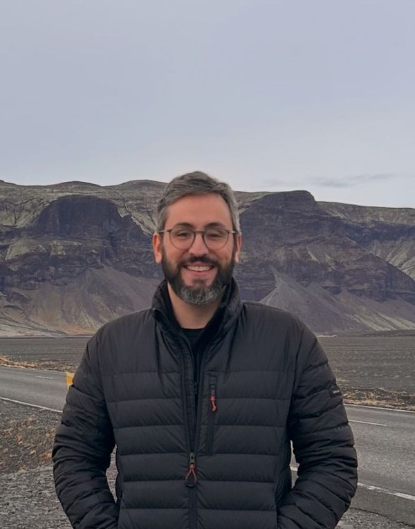 Dr. André Ayalla
